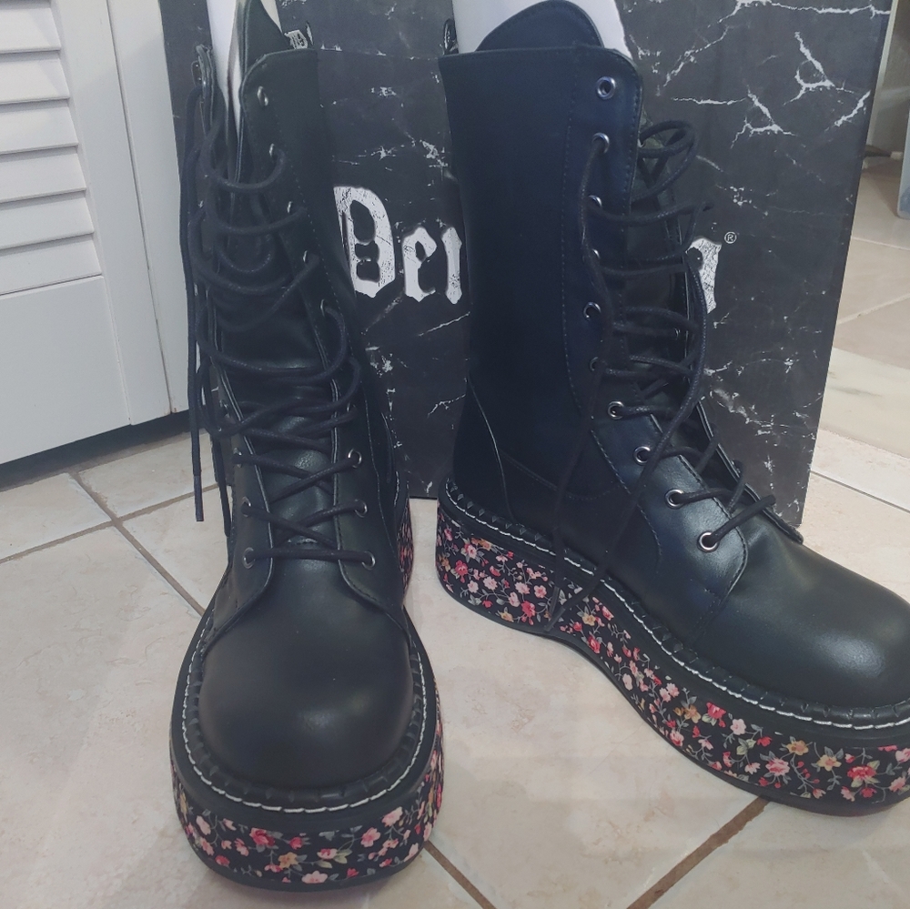 DEMONIA Black Vegan Emily Combat boot Floral (NWT)